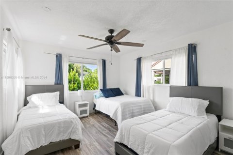 House in Miami, Florida 2 bedrooms, 88.16 sq.m. № 2012235 - photo 5