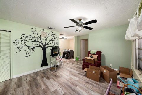 House in Seminole, Florida 3 bedrooms, 133.78 sq.m. № 1569296 - photo 4