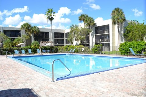 Condo in Miami, Florida, 2 bedrooms  № 1953366 - photo 21