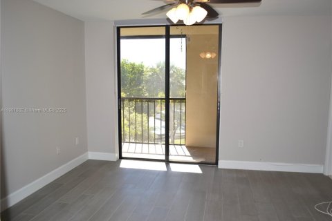 Condo in Miami, Florida, 2 bedrooms  № 1953366 - photo 18