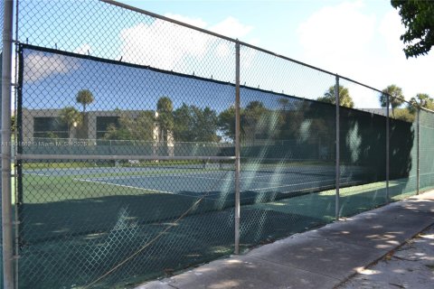 Condo in Miami, Florida, 2 bedrooms  № 1953366 - photo 25