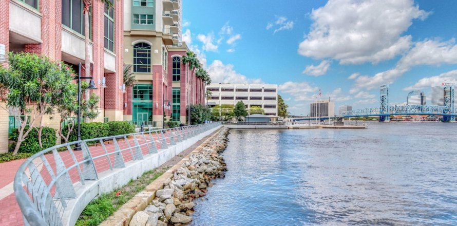 Condominio en Jacksonville, Florida, 2 dormitorios  № 818030