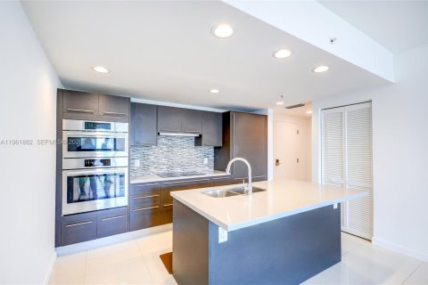 Copropriété à louer à Doral, Floride: 1 chambre, 71.07 m2 № 2080868 - photo 3