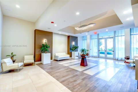 Copropriété à louer à Doral, Floride: 1 chambre, 71.07 m2 № 2080868 - photo 2