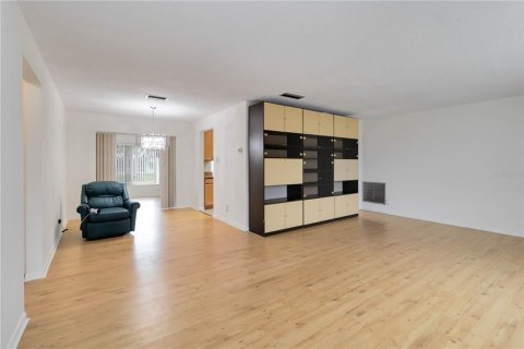 House in Margate, Florida 2 bedrooms, 147.44 sq.m. № 1906982 - photo 7