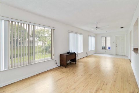 House in Margate, Florida 2 bedrooms, 147.44 sq.m. № 1906982 - photo 12