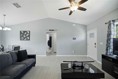 House in Ocala, Florida 3 bedrooms, 118.08 sq.m. № 2236835 - photo 4
