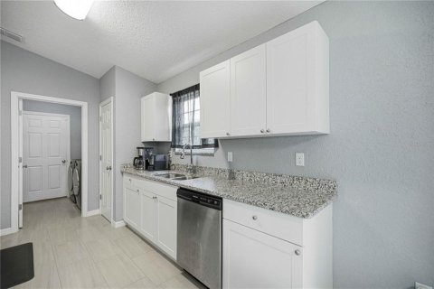 House in Ocala, Florida 3 bedrooms, 118.08 sq.m. № 2236835 - photo 6