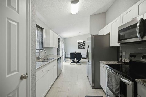 House in Ocala, Florida 3 bedrooms, 118.08 sq.m. № 2236835 - photo 8