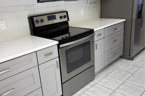 Купить кондоминиум в Холидэй, Флорида 5 комнат, 103.49м2, № 2239401 - фото 3