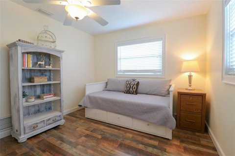 House in Englewood, Florida 2 bedrooms, 110.46 sq.m. № 1917336 - photo 18