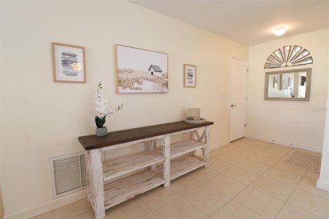 House in Englewood, Florida 2 bedrooms, 110.46 sq.m. № 1917336 - photo 6