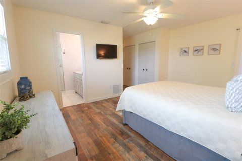 House in Englewood, Florida 2 bedrooms, 110.46 sq.m. № 1917336 - photo 14