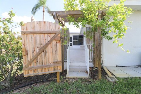House in Englewood, Florida 2 bedrooms, 110.46 sq.m. № 1917336 - photo 30
