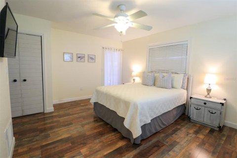 House in Englewood, Florida 2 bedrooms, 110.46 sq.m. № 1917336 - photo 13