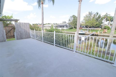 House in Englewood, Florida 2 bedrooms, 110.46 sq.m. № 1917336 - photo 28