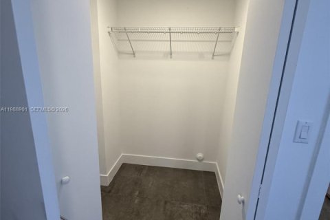 Снять в аренду виллу или дом в Майами, Флорида 2 спальни, 111.48м2, № 2050947 - фото 9