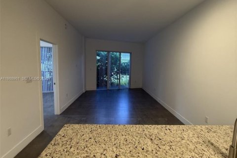 Снять в аренду виллу или дом в Майами, Флорида 2 спальни, 111.48м2, № 2050947 - фото 5