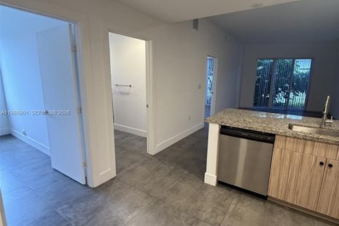 Снять в аренду виллу или дом в Майами, Флорида 2 спальни, 111.48м2, № 2050947 - фото 10