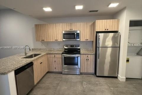 Снять в аренду виллу или дом в Майами, Флорида 2 спальни, 111.48м2, № 2050947 - фото 4