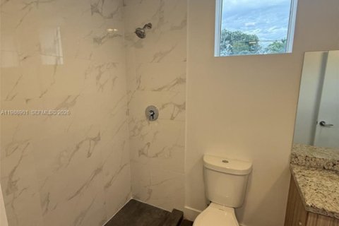 Снять в аренду виллу или дом в Майами, Флорида 2 спальни, 111.48м2, № 2050947 - фото 7