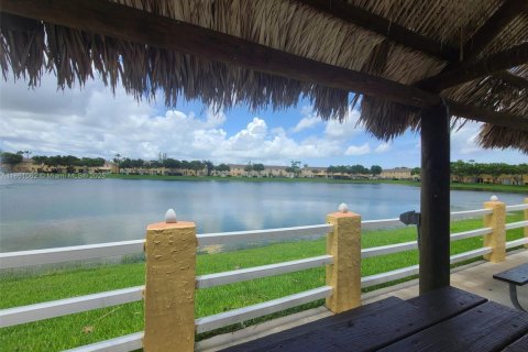 Condominio en alquiler en Homestead, Florida, 2 dormitorios, 86.4 m2 № 1889283 - foto 2