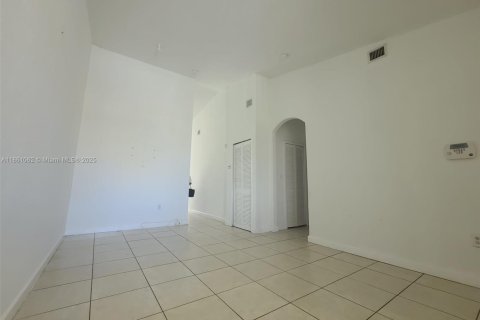 Condominio en alquiler en Homestead, Florida, 2 dormitorios, 86.4 m2 № 1889283 - foto 19