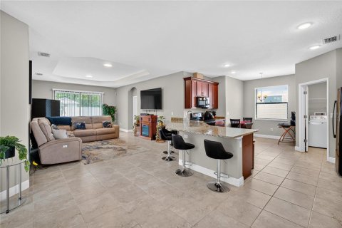 Casa en venta en New Port Richey, Florida, 4 dormitorios, 186.45 m2 № 1910366 - foto 4