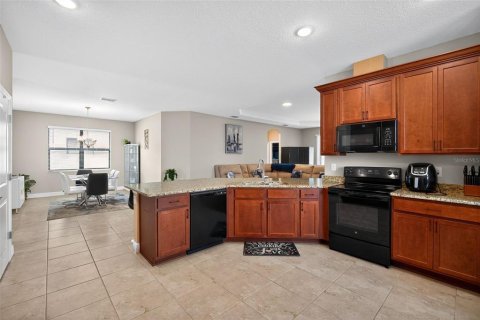 Casa en venta en New Port Richey, Florida, 4 dormitorios, 186.45 m2 № 1910366 - foto 7
