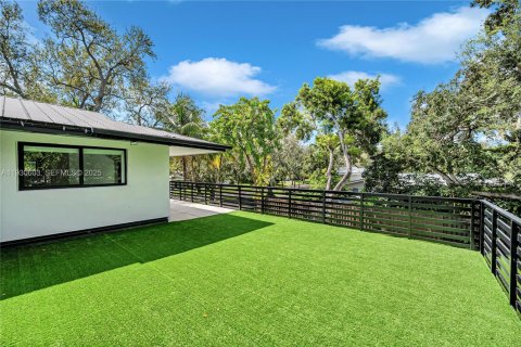 Villa ou maison à louer à Pinecrest, Floride: 5 chambres, 282.33 m2 № 1989686 - photo 24