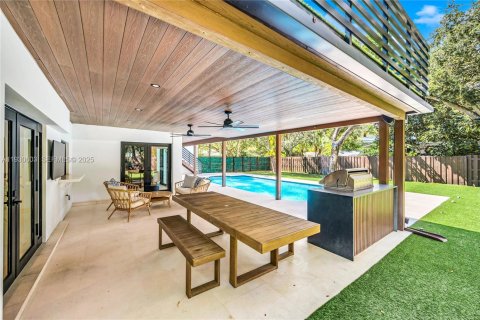 Villa ou maison à louer à Pinecrest, Floride: 5 chambres, 282.33 m2 № 1989686 - photo 10