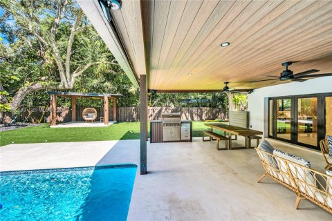 Villa ou maison à louer à Pinecrest, Floride: 5 chambres, 282.33 m2 № 1989686 - photo 9