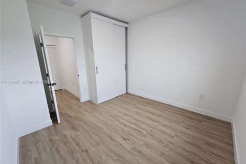 Casa en alquiler en Florida City, Florida, 4 dormitorios, 176.7 m2 № 2009031 - foto 23