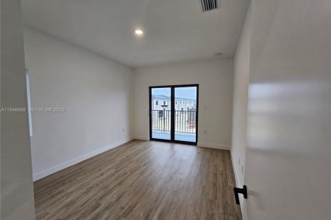 Casa en alquiler en Florida City, Florida, 4 dormitorios, 176.7 m2 № 2009031 - foto 18