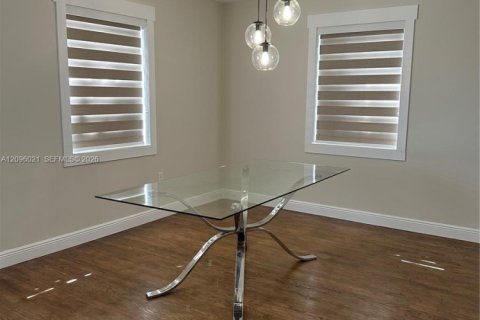 Villa ou maison à louer à Miami, Floride: 3 chambres, 110.18 m2 № 2388034 - photo 5