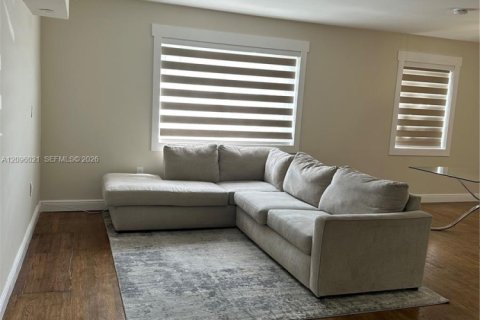 Villa ou maison à louer à Miami, Floride: 3 chambres, 110.18 m2 № 2388034 - photo 10
