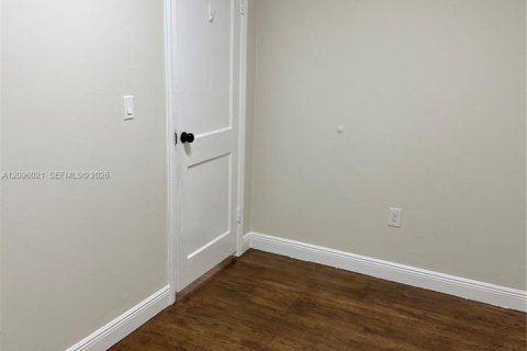 Villa ou maison à louer à Miami, Floride: 3 chambres, 110.18 m2 № 2388034 - photo 21