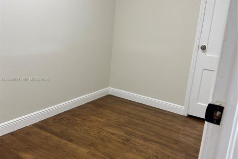 Villa ou maison à louer à Miami, Floride: 3 chambres, 110.18 m2 № 2388034 - photo 20
