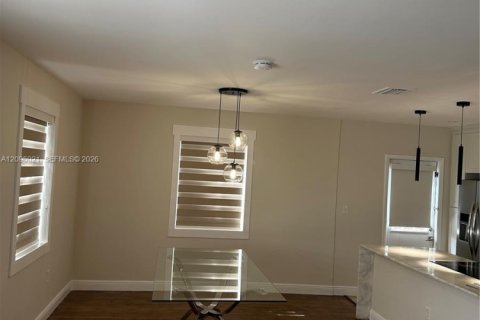 Villa ou maison à louer à Miami, Floride: 3 chambres, 110.18 m2 № 2388034 - photo 6