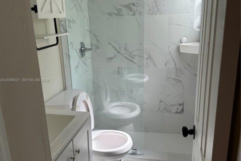 Villa ou maison à louer à Miami, Floride: 3 chambres, 110.18 m2 № 2388034 - photo 27