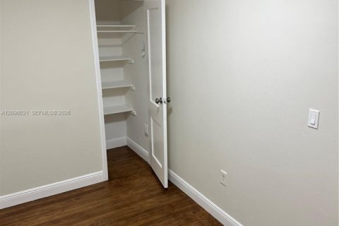 Villa ou maison à louer à Miami, Floride: 3 chambres, 110.18 m2 № 2388034 - photo 22