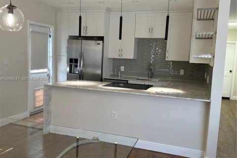 Villa ou maison à Miami, Floride 3 chambres, 110.18 m2 № 2388034