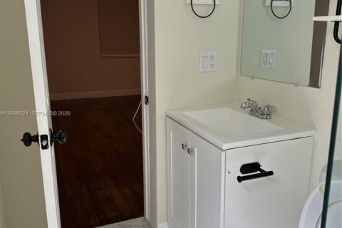Villa ou maison à louer à Miami, Floride: 3 chambres, 110.18 m2 № 2388034 - photo 28