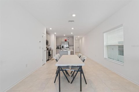Townhouse in Davenport, Florida 3 bedrooms, 133.04 sq.m. № 2228429 - photo 15
