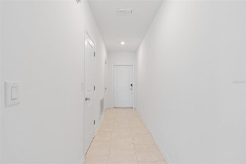 Townhouse in Davenport, Florida 3 bedrooms, 133.04 sq.m. № 2228429 - photo 11