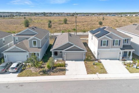 Townhouse in Davenport, Florida 3 bedrooms, 133.04 sq.m. № 2228429 - photo 5