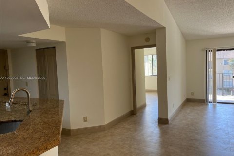 Copropriété à vendre à Coral Springs, Floride: 3 chambres, 117.34 m2 № 2049950 - photo 5