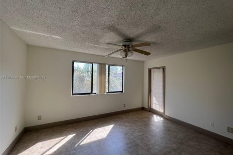 Copropriété à vendre à Coral Springs, Floride: 3 chambres, 117.34 m2 № 2049950 - photo 7