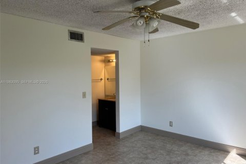 Copropriété à vendre à Coral Springs, Floride: 3 chambres, 117.34 m2 № 2049950 - photo 10