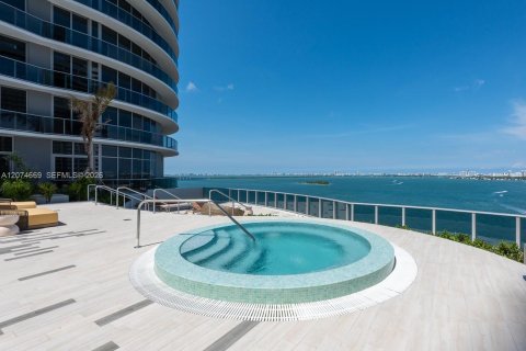Condominio en venta en Miami, Florida, 1 dormitorio, 90.95 m2 № 2339900 - foto 27